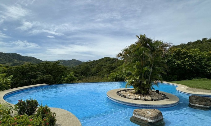 Playa Ocotal Condominio | Modern 2BR/2BA Coastal Escape in Ocotal