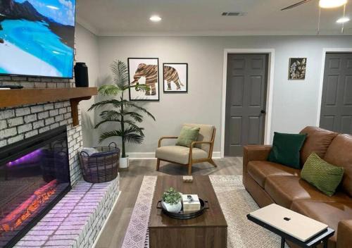 Asheboro Apartamento | Modern 2BR Aparment near NC ZOO w Parking