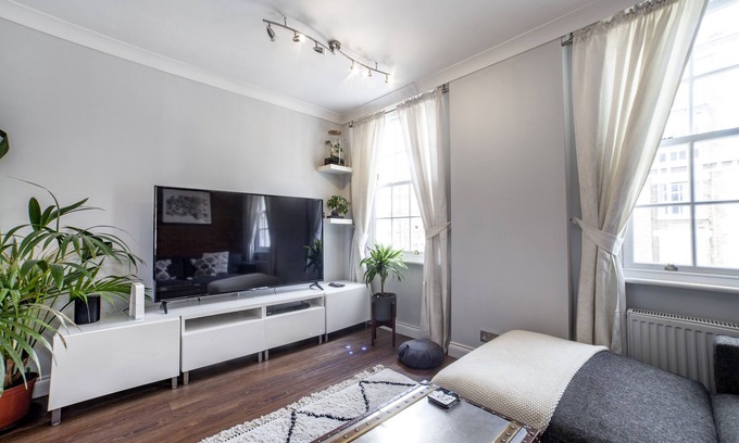 Chelsea Riverside Apartamento | Modern 2BR Apt, Chancery Lane