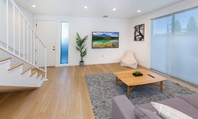 Mid City Casa | Modern 2BR Back House w/ TVs & Full Kitchen