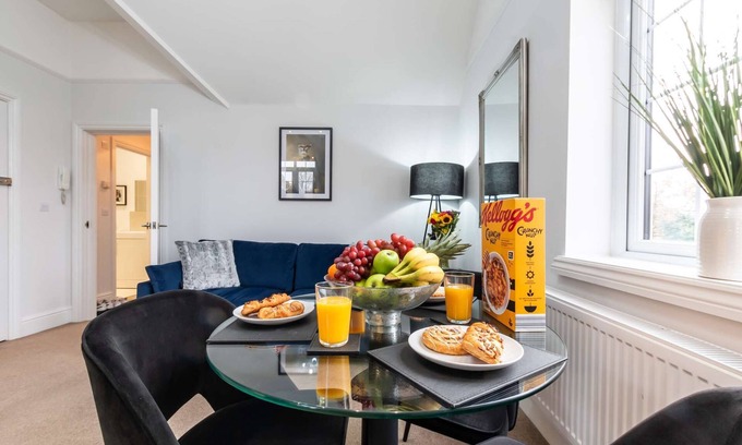 Southampton Apartamento | Modern 2BR Gem on Seymour Road!