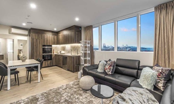 Parnell Apartamento | Bright 2BR Penthouse| Family Friendly | Near Arena