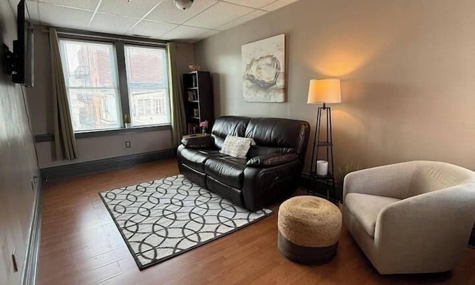 Morgantown Apartamento | Modern 2BR w/ Ensuite, Downtown Morgantown, WVU