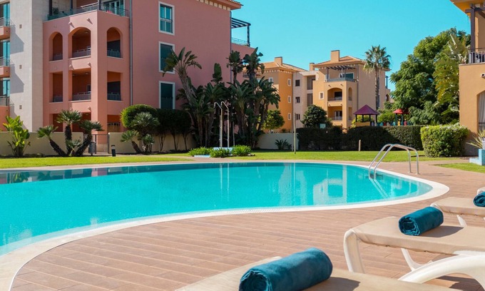 Vilamoura Apartamento | Modern 2BR w/ Pool – Central Vilamoura