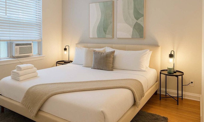 Boystown Apartamento | Modern 2BR with Reliable Wi-Fi