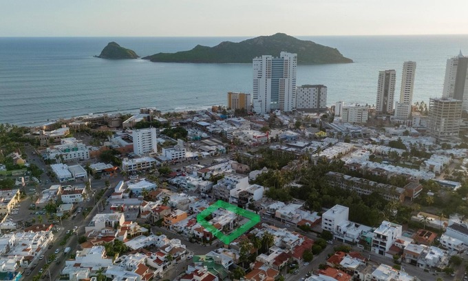 Lomas de Mazatlan Condominio | Modern 3 bdrm Condo in Golden Zone
