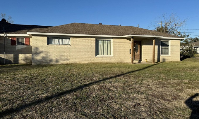 Westlake Casa | Modern 3 bed 2 bath
