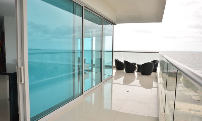 Cartagena District Apartamento | Modern 3 Bedroom Apartment With Sea-beach View
