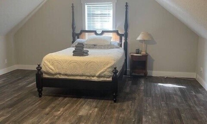 Camden Casa | Modern 3 bedroom - Gated Community!