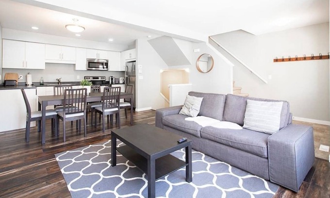 Fort Gary Casa | Modern 3 Bedroom Townhouse in Southpointe