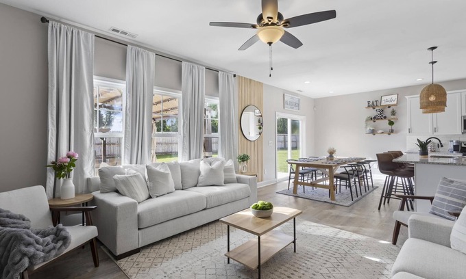 Westgate Casa | ✨MODERN 3 BEDROOM W/ PLENTY AMENITIES TO ENJOY!✨