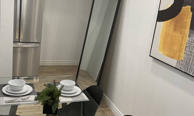 LaSalle Apartamento | Modern 3 beds, free parking
