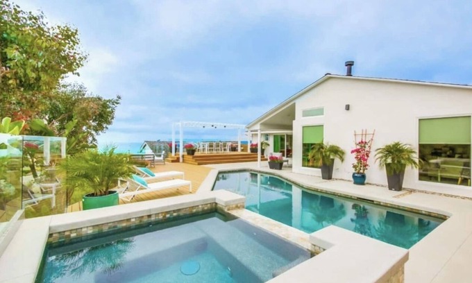 La Jolla Mesa Casa | Modern 3-Br Beach House In La Jolla with Stunning Views