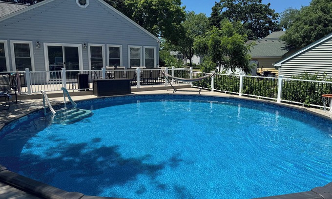 Huntley Casa | Modern 3 BR with a huge fenced yard and heated pool right by downtown