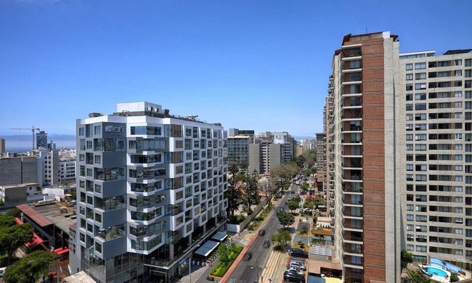 Leuro Condominio | Moderno apartamento de 3 hab. Con aire acondicionado en Miraflores