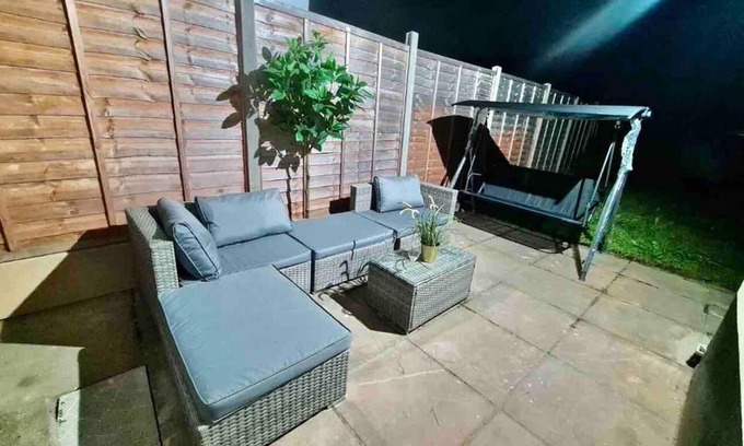 Selhurst Casa | Modern 3bed Garden House in Croydon, London ,uk