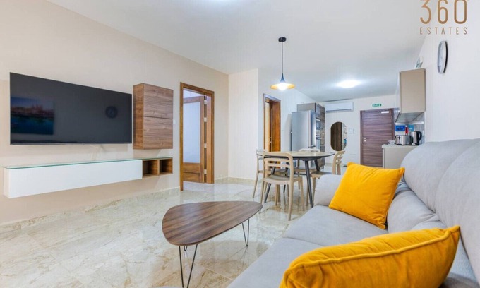 Il-Balluta Apartamento | Modern 3BR Apt close to Sliema's Promenade