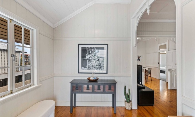 Coorparoo Casa | Modern 3BR Home in Coorparoo | Family-Friendly & Near Brisbane City