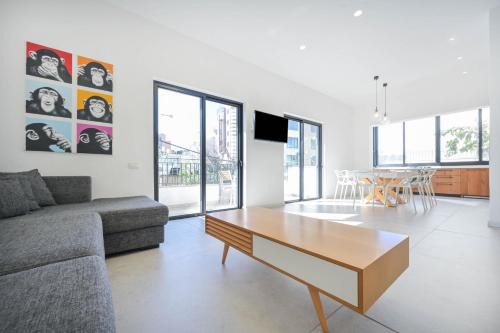 Old North Apartamento | Modern 3BR Next to the Sea by HolyGuest