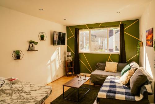 Adamsdown Apartamento | Modern 4 Bed Apartment - Cardiff City Centre - Free Parking