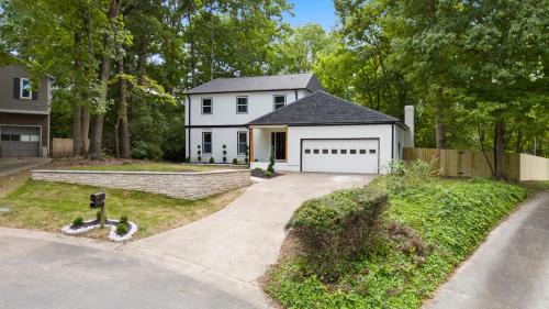 Charlotte Casa | Modern 4 Bed in Quail Hollow