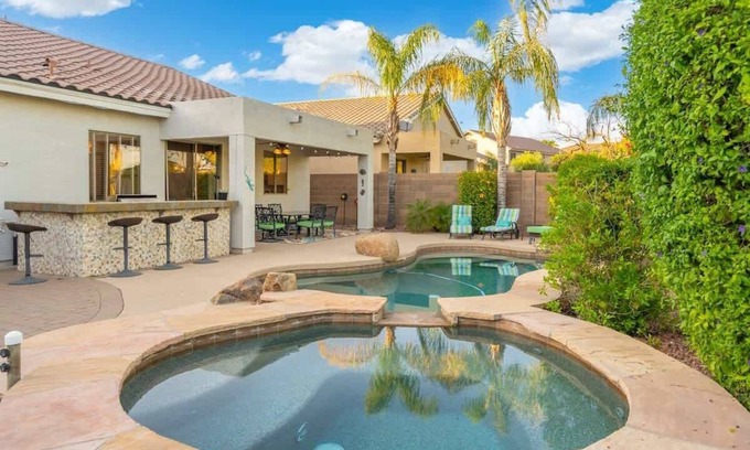 Augusta Ranch Casa | Modern 4-BR Home | Heated Pool | Jacuzzi | Grill