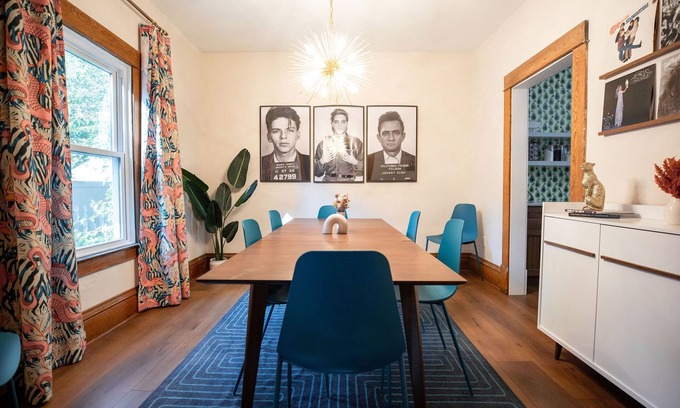 Minneapolis - St. Paul Casa | Modern 4BR Home with Chic Décor & Great Location