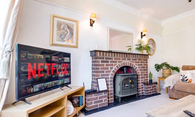 Marston Green Apartamento | Modern 4BR House, Parking, NEC, Birmingham Airport