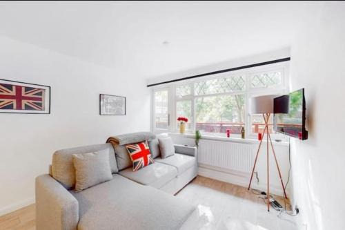 Islington Casa | Modern 4BR Kings Cross - Patio & Balcony