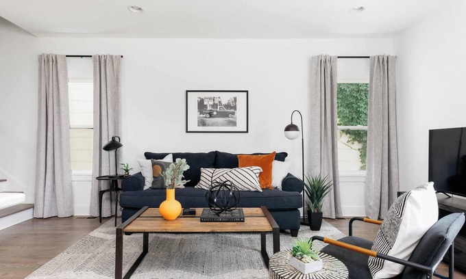 Nashville Casa | Modern 4BR Retreat for 12, Near Downtown Nash!