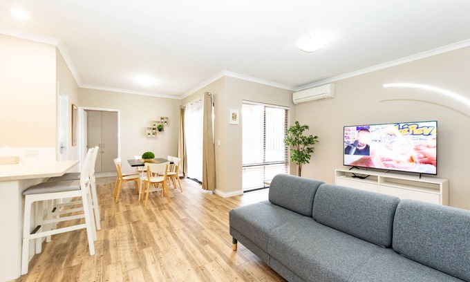 Cloverdale Casa | Modern 4X2 Perth house near Stadium/Casino/Airport