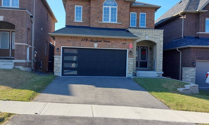 Barrie Casa | Modern 5-bedroom house close to Ski and Forest Trails