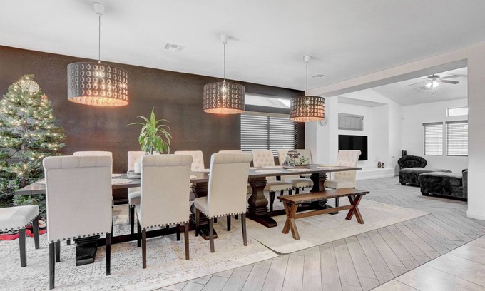 Green Valley Casa | Modern 5 Bedroom Private Home