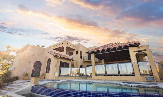 Paradise Point Casa | Modern 5BR Waterfront Escape Balcony & Dock Access
