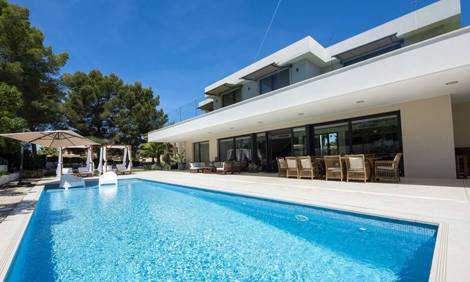 Santa Ponsa Villa | VILLA FAMILIAR CERCA DE LA PLAYA Y CON CAMPO DE MINIFOTBOL