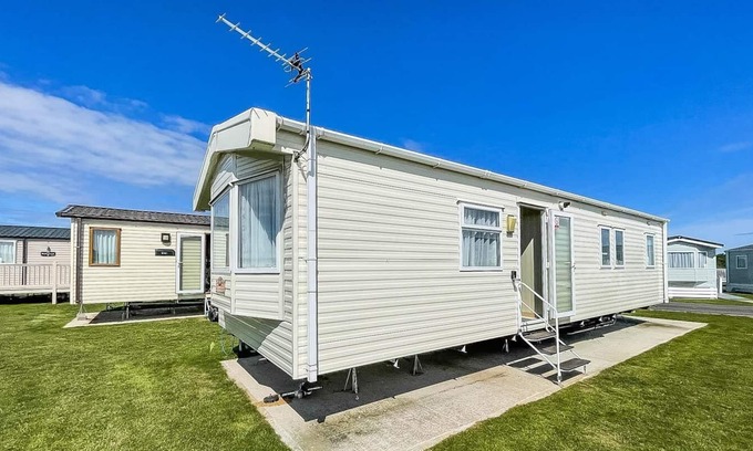 Winestead Casa | Modern 8 berth caravan at Sand le Mere park in Yorkshire ref 71024TV
