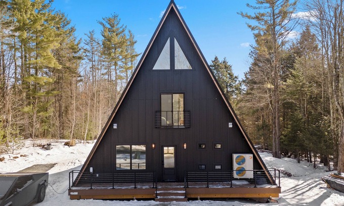 Windham Cabina | Modern A-Frame Cabin 3BR + Loft Luxury Retreat in Windham, NY