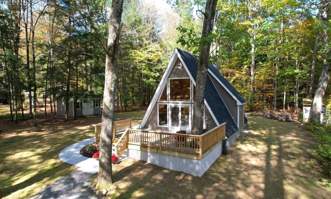 Galway Cabina | Modern A-Frame Nestled in the Pines – Near Galway Lake & Saratoga