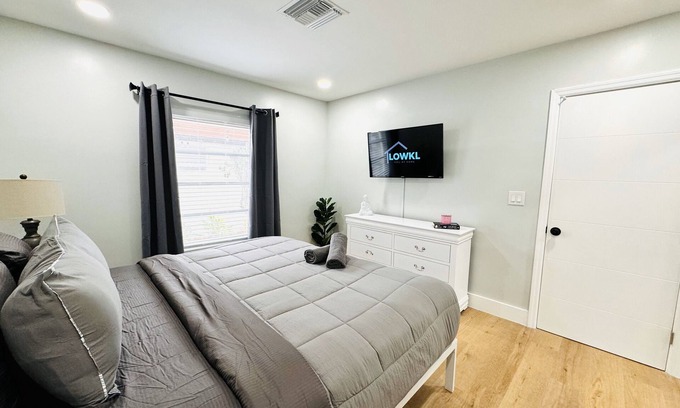 Lake Ridge Apartamento | Modern, Affordable & Stylish 1 Bed APT