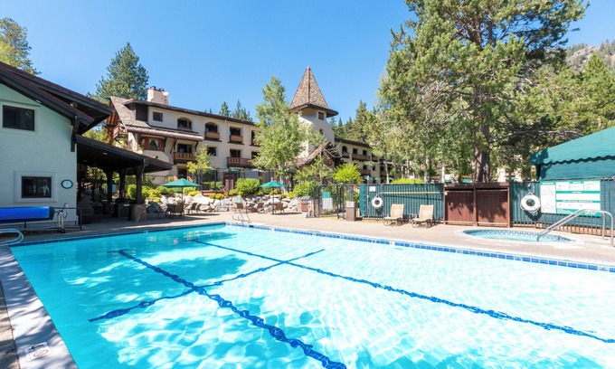 Olympic Valley Hotel | Modern Alpine Getaway with Free Parking & Pool