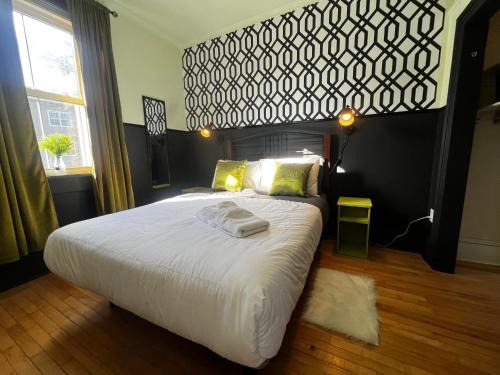 South End Apartamento | Modern Amenities Historic Charm 4-Bdrm Retreat #1 at the Inglis Heritage
