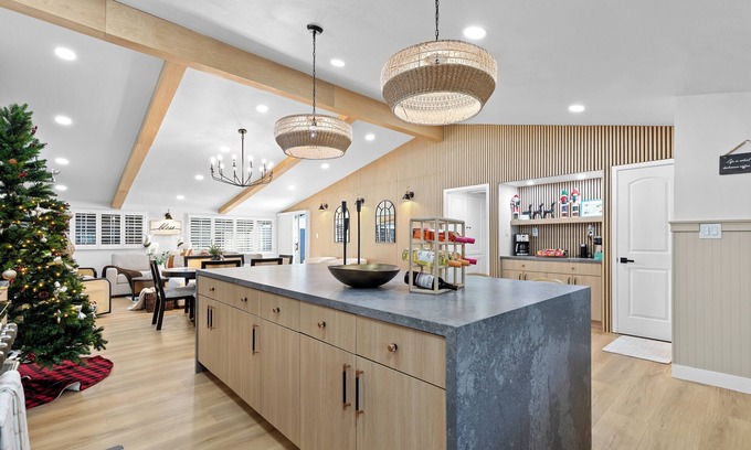 Southwest Anaheim Villa | Modern Anaheim Villas Stay- 3 Miles to Disney & Family Fun