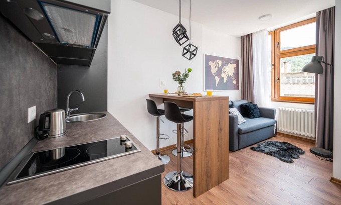 Old Town Apartamento | Modern and Bright Duplex - Main Street