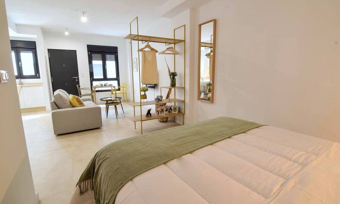 El Molinillo Apartamento | Piso Moderno y Encantador en Málaga by SharingCo