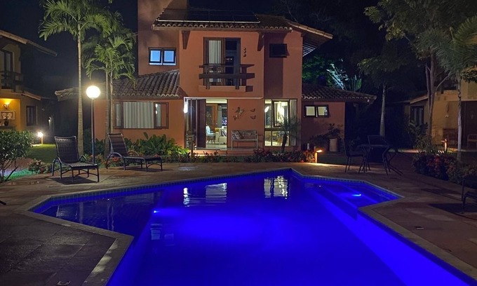 Arraial d'Ajuda Casa | Modern and comfortable beach house with gourmet space 50 m from the beach