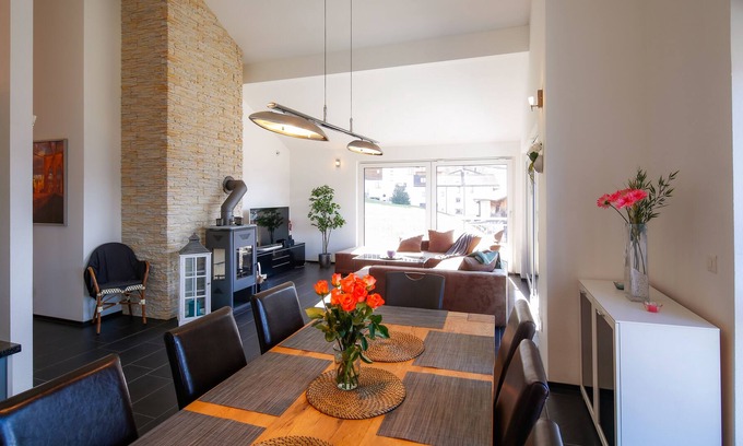 Triesenberg Apartamento | Ático moderno y acogedor de 5 habitaciones con una vista impresionante
