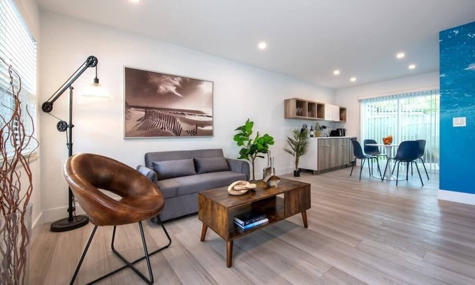 Poinciana Park Hotel | Luxury Boutique Hotel in Fort Lauderdale