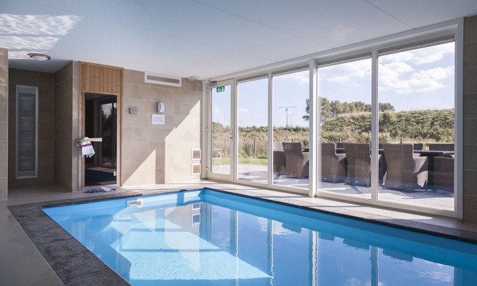 Colijnsplaat Casa | Modern and luxurious holiday home with private indoor swimming pool and wellness