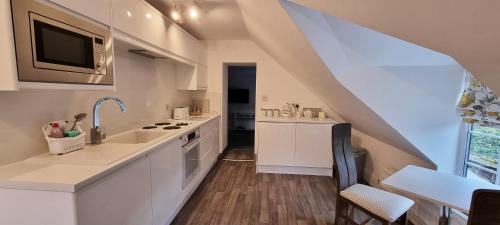 Llangollen Apartamento | Modern and spacious 2 bedroom apartment with free parking