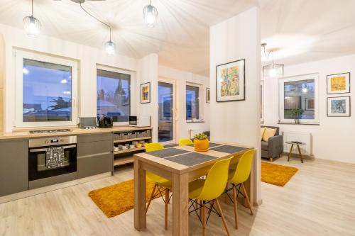 Old Town Apartamento | Modern and Stylish Apartment w Terrace